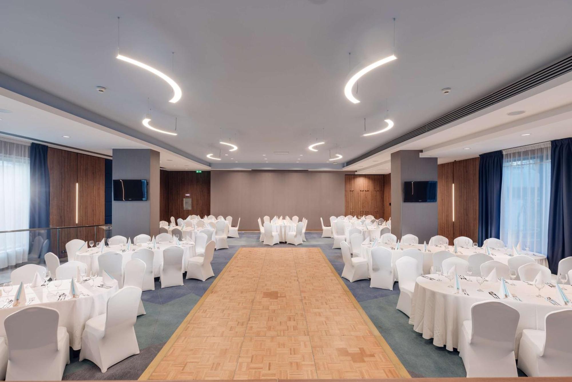 Doubletree By Hilton Hotel Cluj - City Plaza Dış mekan fotoğraf The ballroom