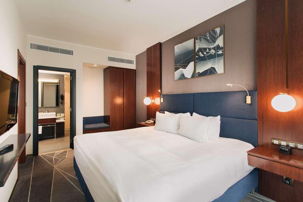 Doubletree By Hilton Hotel Cluj - City Plaza Oda fotoğraf
